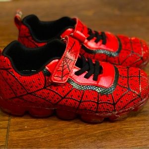 Little kids 2 light up Spider-Man 9 inches heal to toe